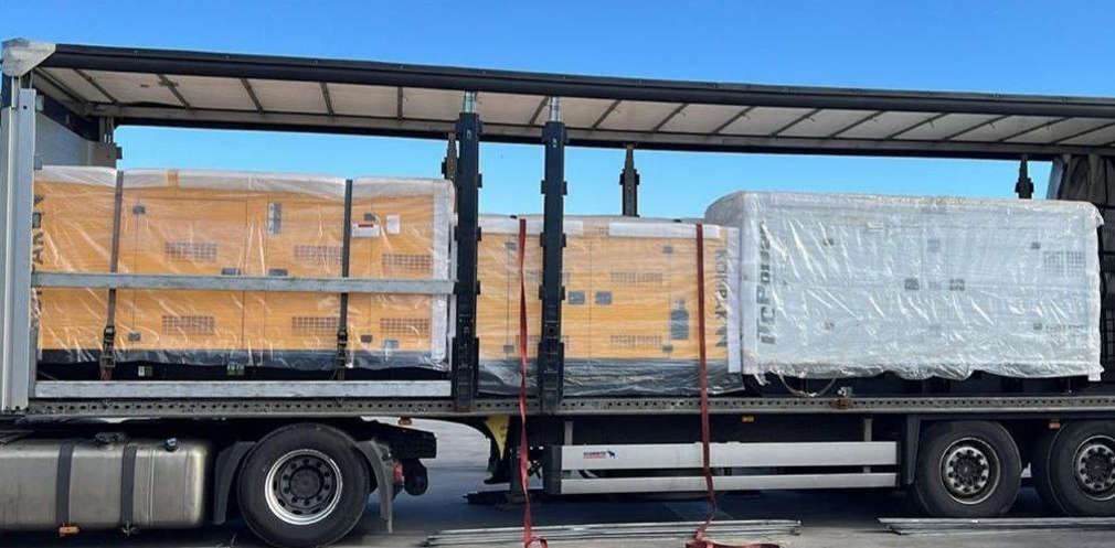 Генератори та резервуари для води доправили до Дніпропетровщини з Німеччини Генератори та резервуари для води доправили до Дніпропетровщини з Німеччини