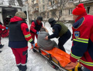 Дві людини загинули, ще семеро постраждали: ворог атакував Нікопольщину, застосовуючи дрони й артилерію