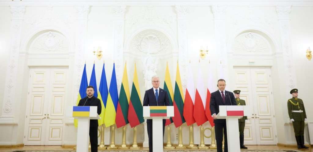 Президенти України, Польщі і Литви домовилися, що команди працюватимуть над посиленням співпраці в межах програм PURL та SAFE – Володимир Зеленський Президенти України, Польщі і Литви домовилися, що команди працюватимуть над посиленням співпраці в межах програм PURL та SAFE – Володимир Зеленський