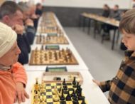 Гросмейстер проти кількох опонентів: на Дніпропетровщині провели інклюзивний шаховий турнір 