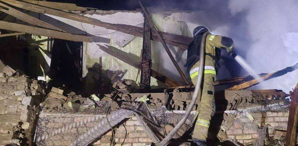 Ворог атакував два райони області, постраждали двоє людей Ворог атакував два райони області, постраждали двоє людей