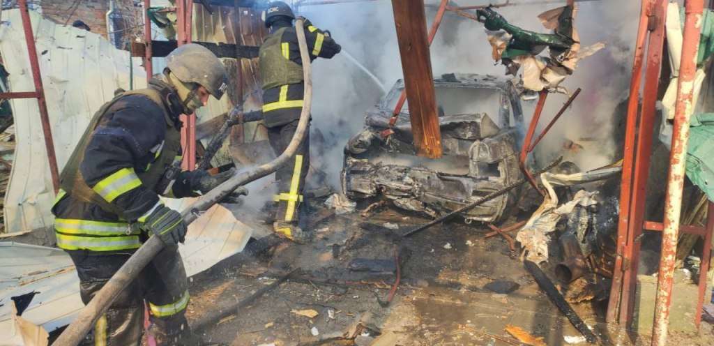 На Дніпропетровщині через ворожі атаки постраждали двоє людей На Дніпропетровщині через ворожі атаки постраждали двоє людей