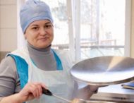 Понад 150 тис школярів Дніпропетровщини забезпечені гарячим харчуванням