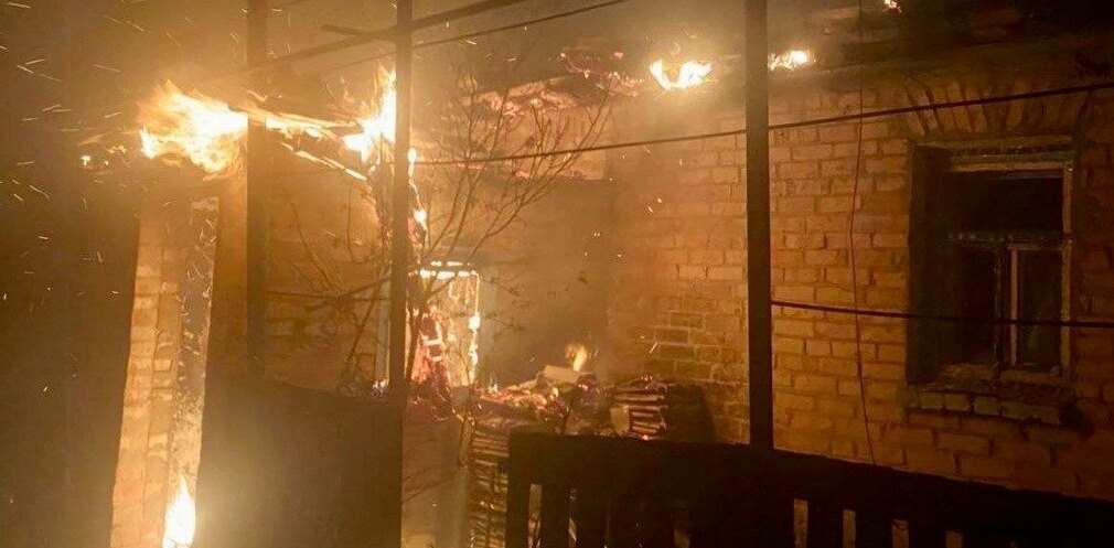 Через ворожі атаки на Дніпропетровщині постраждали троє людей, серед них – діти Через ворожі атаки на Дніпропетровщині постраждали троє людей, серед них – діти