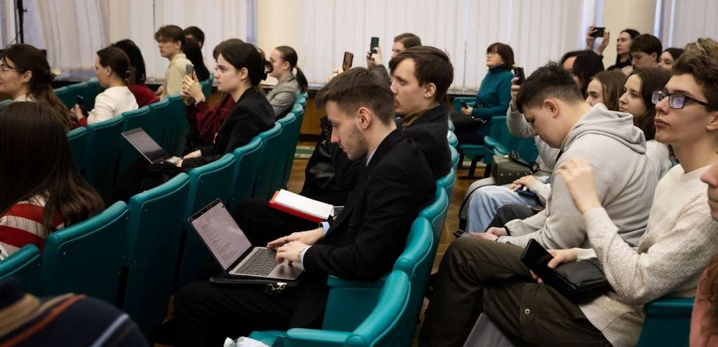 Молодь Дніпропетровщини може отримати обласну премію за власні досягнення Молодь Дніпропетровщини може отримати обласну премію за власні досягнення