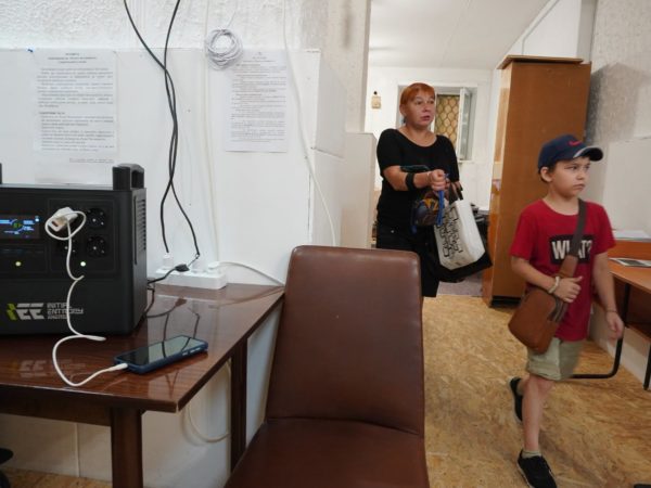 Два Пункти незламності Нікополя отримали по зарядній станції (96861)