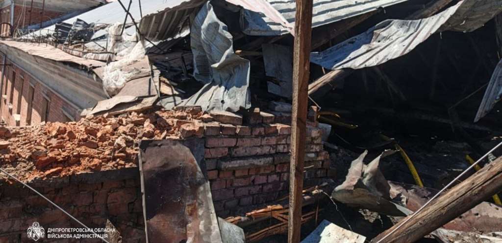 Через ворожі атаки на Дніпропетровщині поранень дістали двоє людей Через ворожі атаки на Дніпропетровщині поранень дістали двоє людей