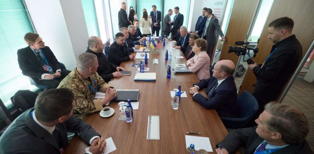Президент обговорив із делегацією Конгресу США посилення української ППО та нові санкції проти Росії Президент обговорив із делегацією Конгресу США посилення української ППО та нові санкції проти Росії