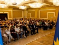 Захист дітей у складних життєвих обставинах: на Дніпропетровщині Міністр Денис Улютін провів нараду з громадами та соцслужбами 