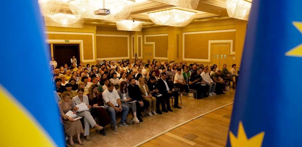Захист дітей у складних життєвих обставинах: на Дніпропетровщині Міністр Денис Улютін провів нараду з громадами та соцслужбами Захист дітей у складних життєвих обставинах: на Дніпропетровщині Міністр Денис Улютін провів нараду з громадами та соцслужбами