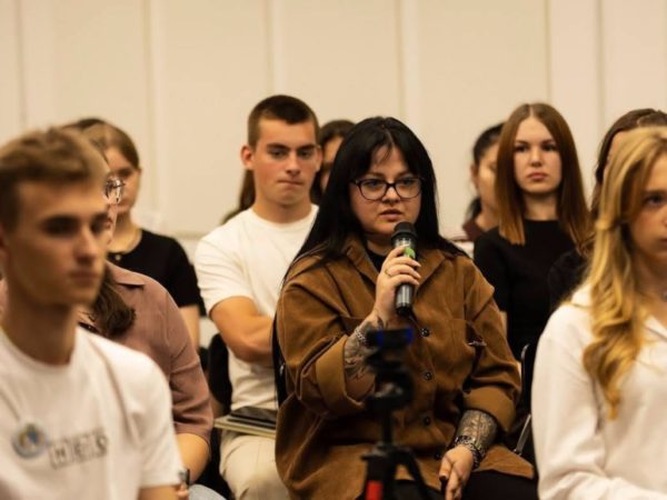 Представниця Нікополя взяла участь у зустрічі молодіжного конгресу з Офісом Президента (97319)