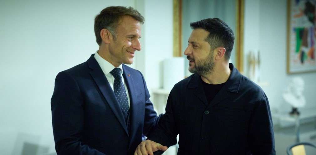 Володимир Зеленський і Емманюель Макрон обговорили зимовий пакет підтримки для України та посилення ППО додатковими системами й ракетами до них Володимир Зеленський і Емманюель Макрон обговорили зимовий пакет підтримки для України та посилення ППО додатковими системами й ракетами до них