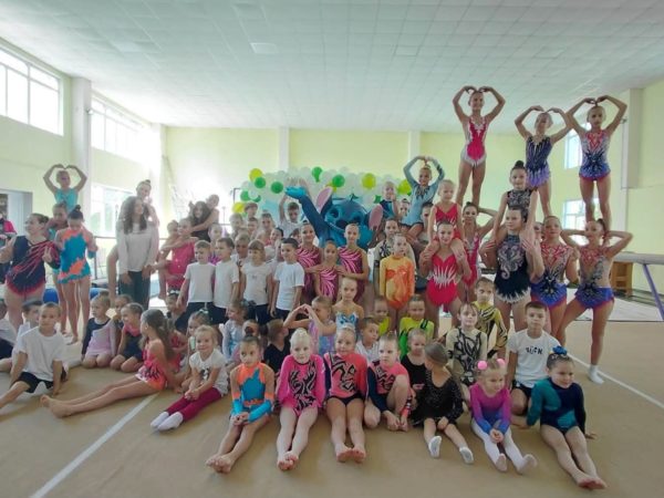 У Покрові відбувся відбірковий турнір зі спортивної акробатики (98893)