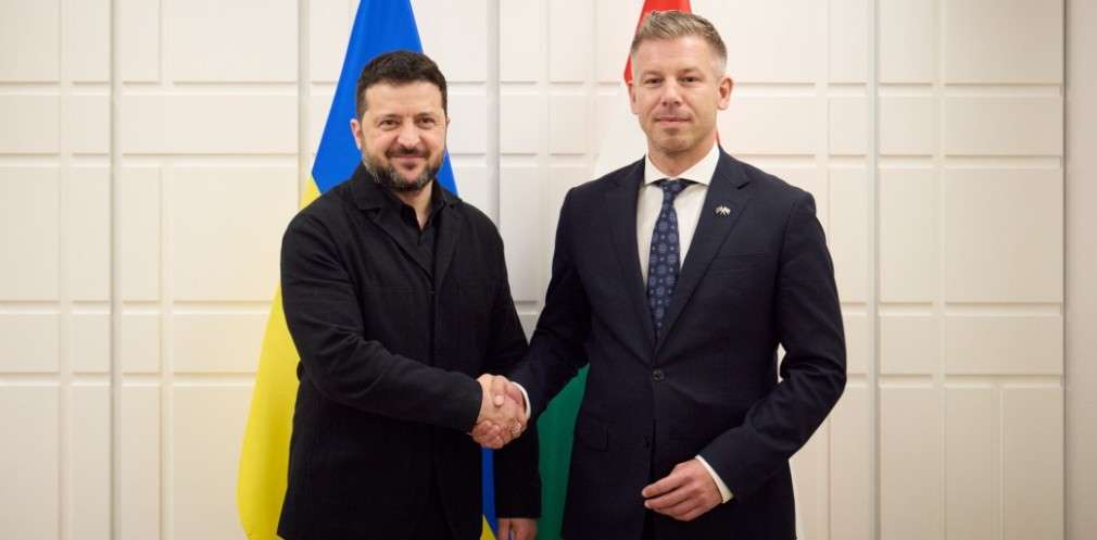 Президент України й Прем’єр-міністр Угорщини обговорили питання двостороннього порядку денного та ситуацію з дипломатією, із намаганнями завершити війну Президент України й Прем’єр-міністр Угорщини обговорили питання двостороннього порядку денного та ситуацію з дипломатією, із намаганнями завершити війну